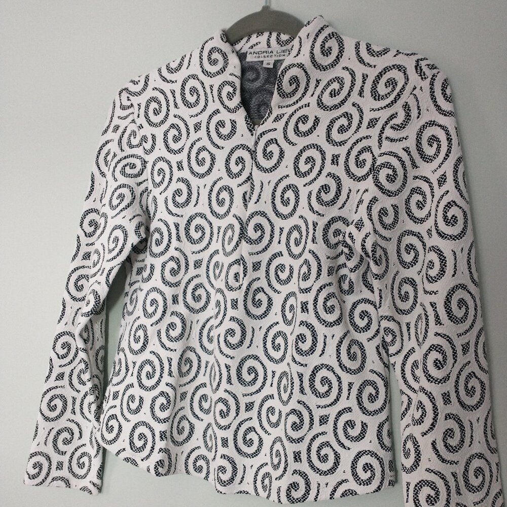 NWOT Andria Lieu Contemporary Design Top
